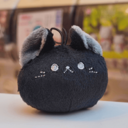 Gashapon Peluche Makkuro Usagi