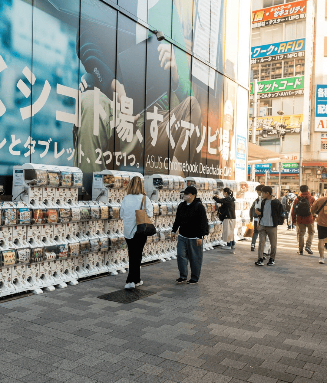 GOOD_Gashapon-in-Akihabara.png
